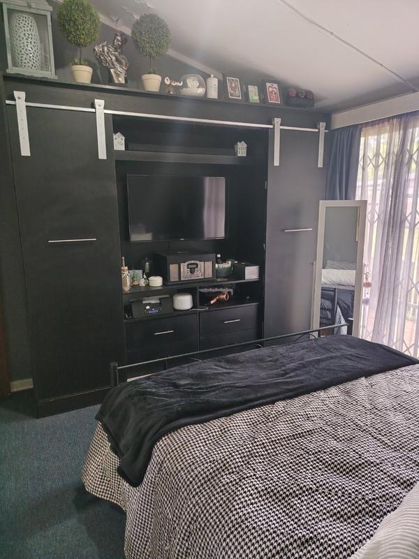 5 Bedroom Property for Sale in Sasolburg Ext 4 Free State